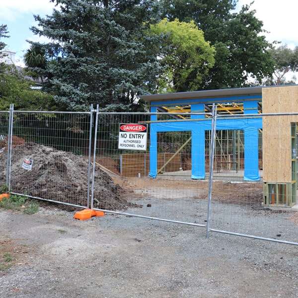 do you deliver and set up temporary fencing and what's the cost for these services in Oakham Massachusetts